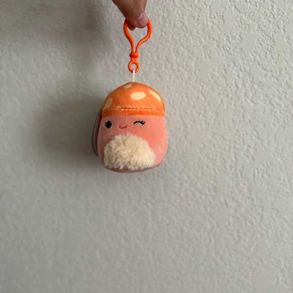 New Alba the Orange Mushroom Squishmallows clip - Picture 1 of 3